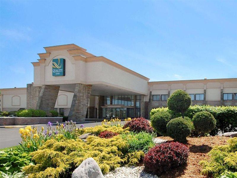 Quality Inn And Conference Center Somerset Exterior photo